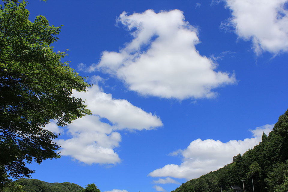 山と青空のフリー写真画像素材 イラストフォト